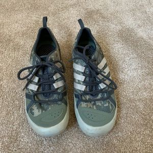 Adidas green running shoes /Size 8 1/2